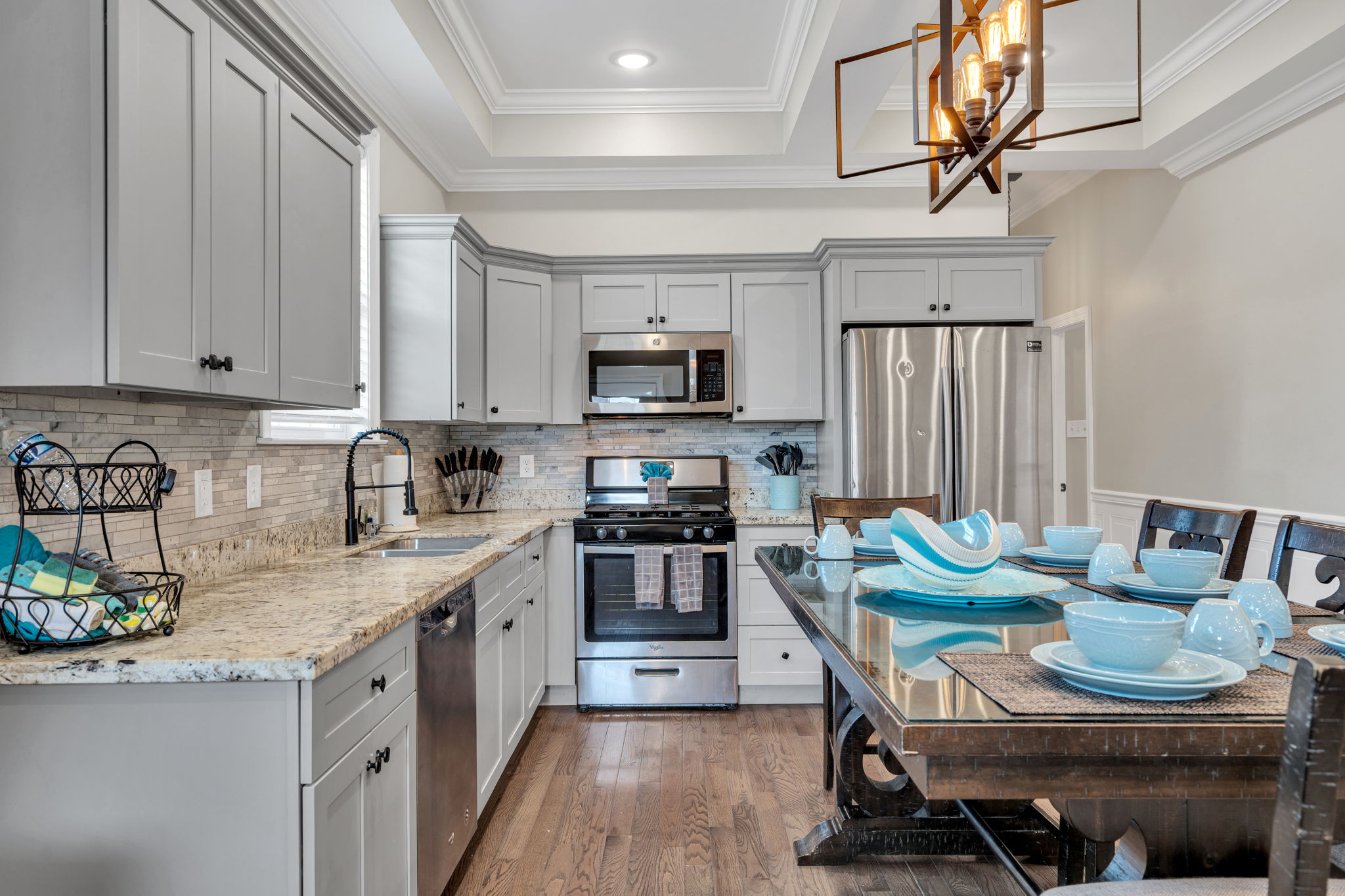 12-web-or-mls-735-s-salcedo-st