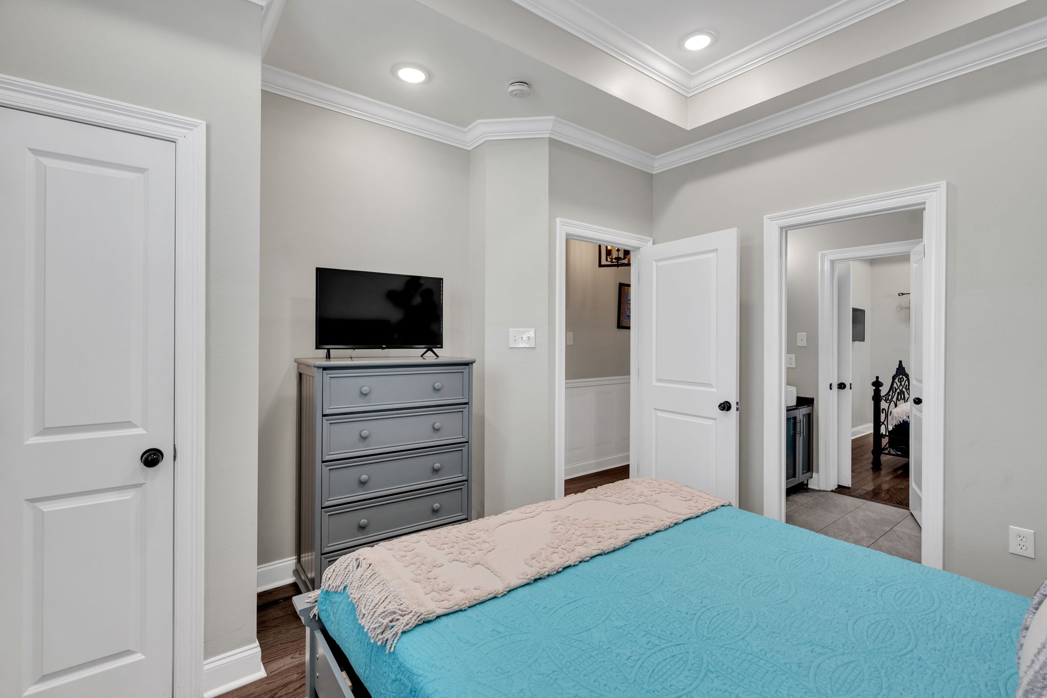 32-web-or-mls-735-s-salcedo-st