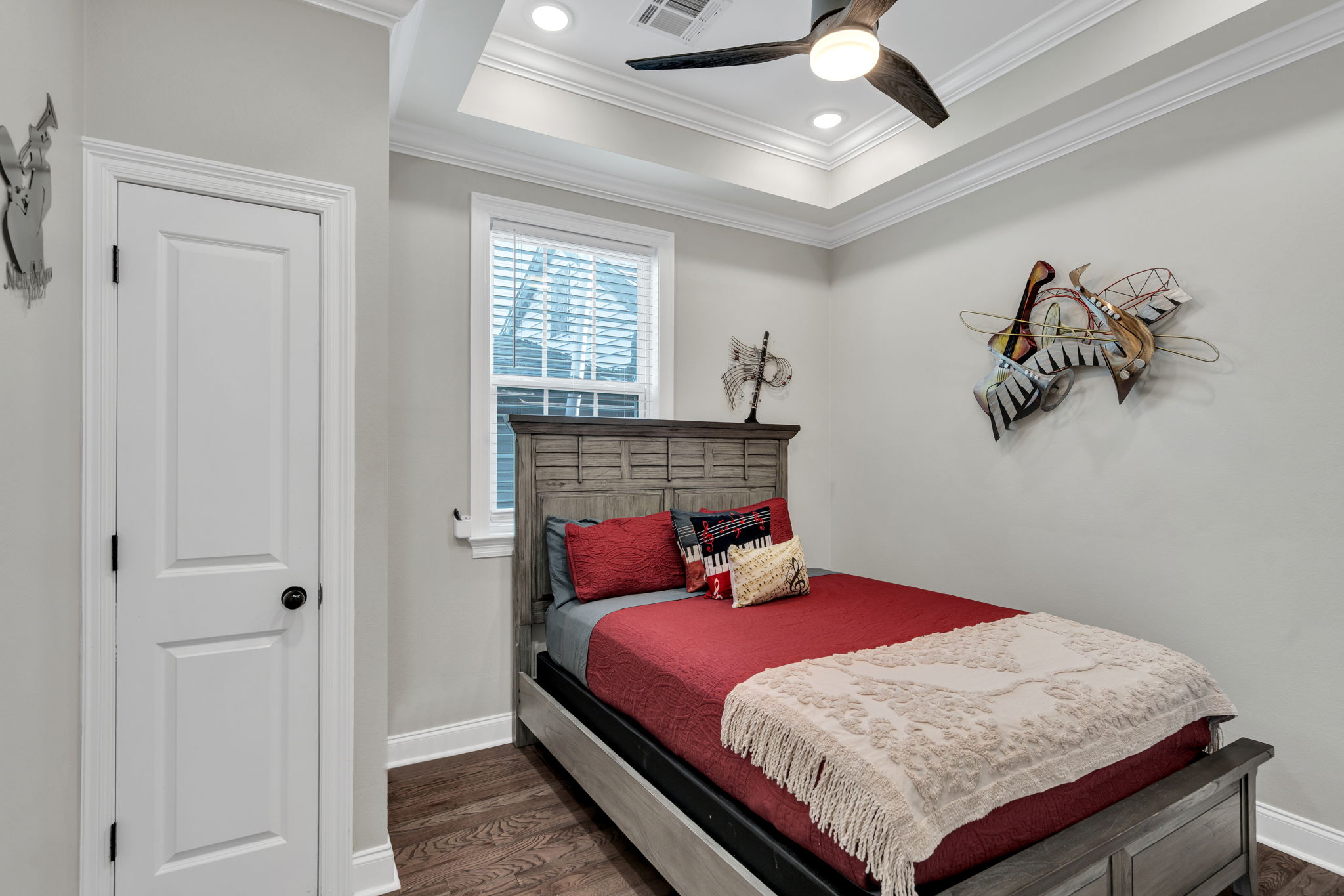 35-web-or-mls-735-s-salcedo-st